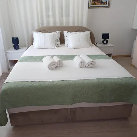 Private In The Center Of 3* سبليت