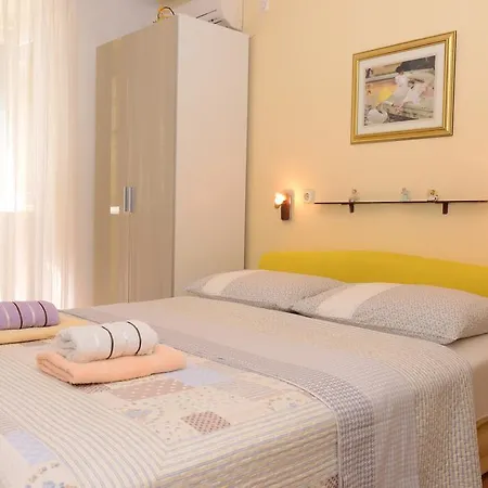 Private In The Center Of