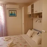 Private In The Center Of Gostinjska kuća