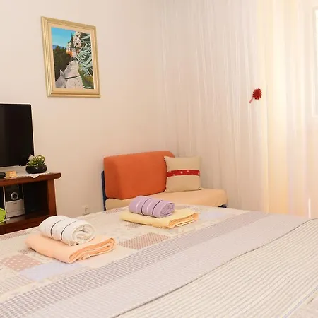 Private In The Center Of *